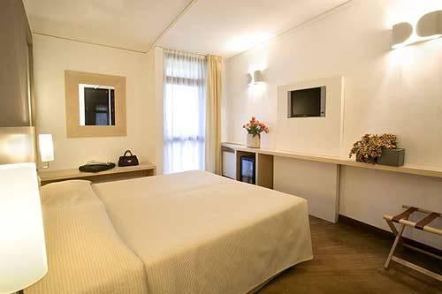Country Hotel Borromeo 佩斯基耶拉博罗梅奥 外观 照片